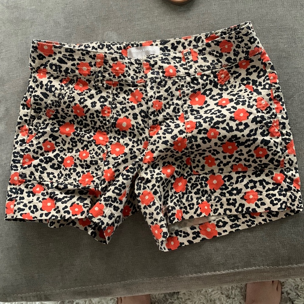 Banana Republic printed shorts